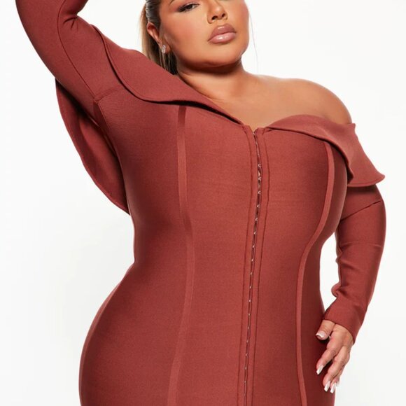 Fashion Nova Bandage Midi Dress Black | Size 1X | NWT | Stretch Fit - Picture 2 of 4